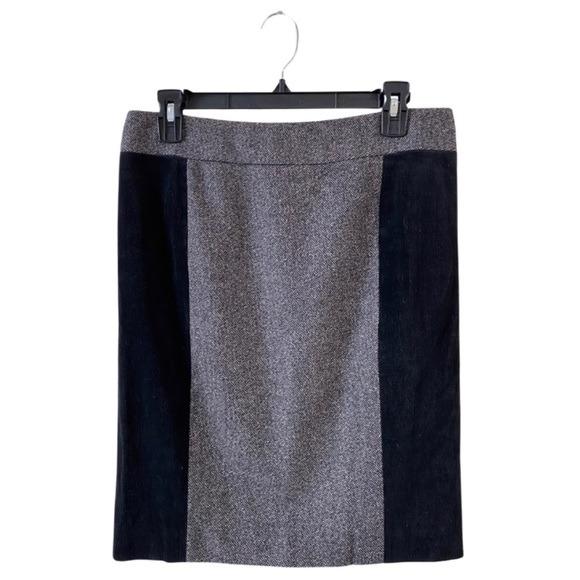 Gucci Dresses & Skirts - Gucci Vintage Knee Length Color-block Lined Black Grey Wool Pencil Skirt Size 6